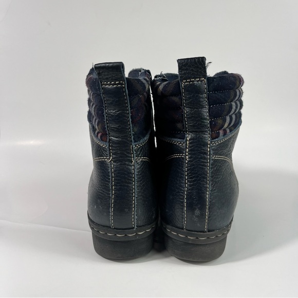 Clark's Whistle Bea Navy Blue Leather Plaid Fabric Ankle Winter Booties Boots 11 - Picture 8 of 8